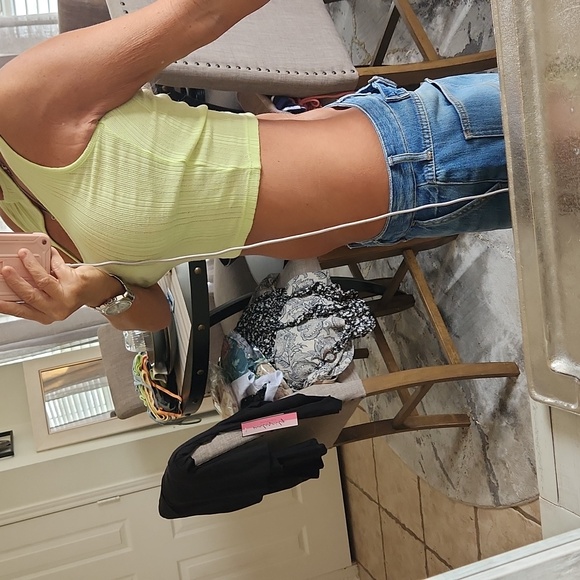 Outlaw NWT - Picture 4 of 6